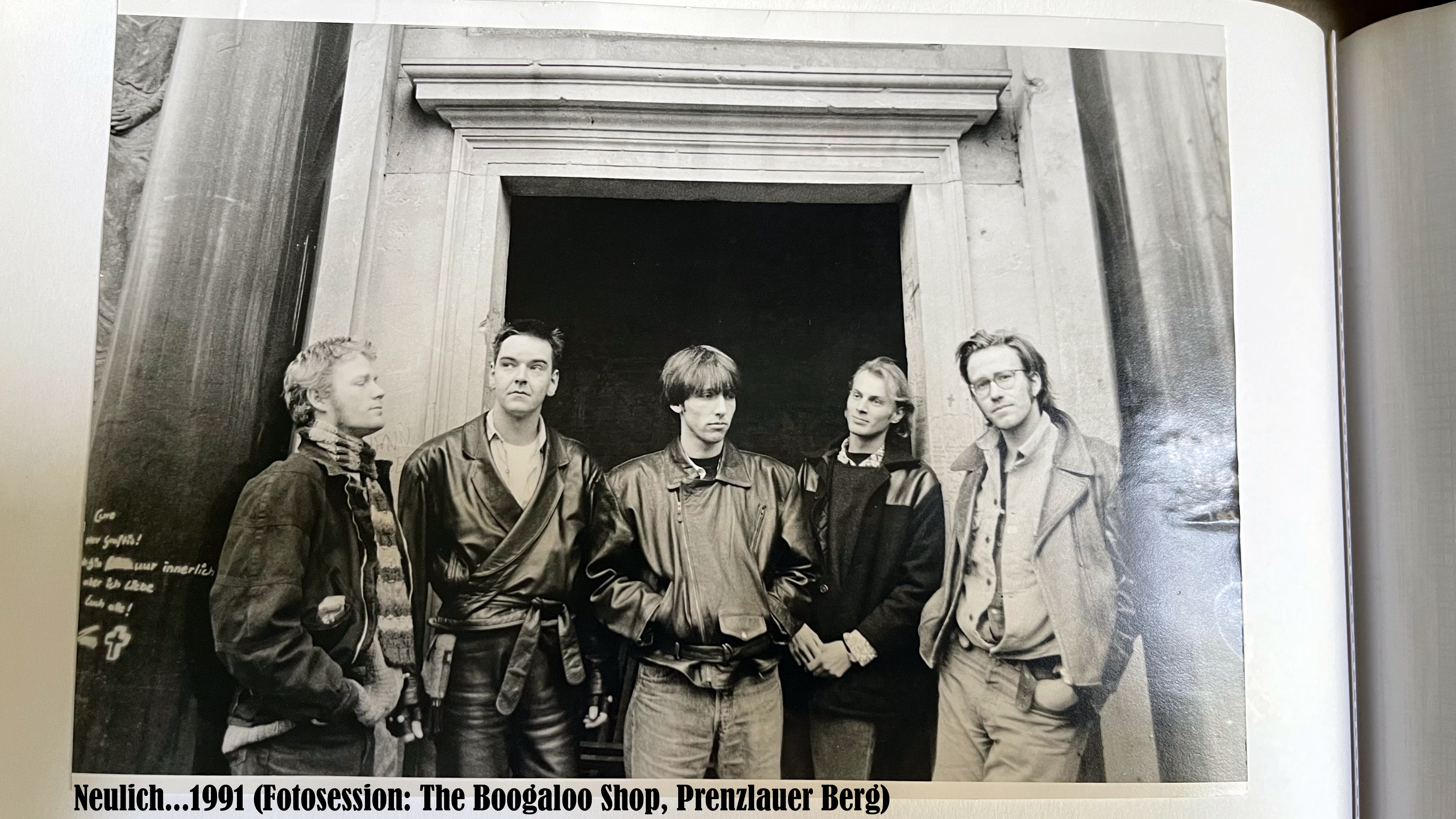 The Boogaloo Shop (Fotosession, 1991, Prenzlauer Berg) #VartaMusikpreis #1991 #QuartierLatin #TTT #Tulipstagram